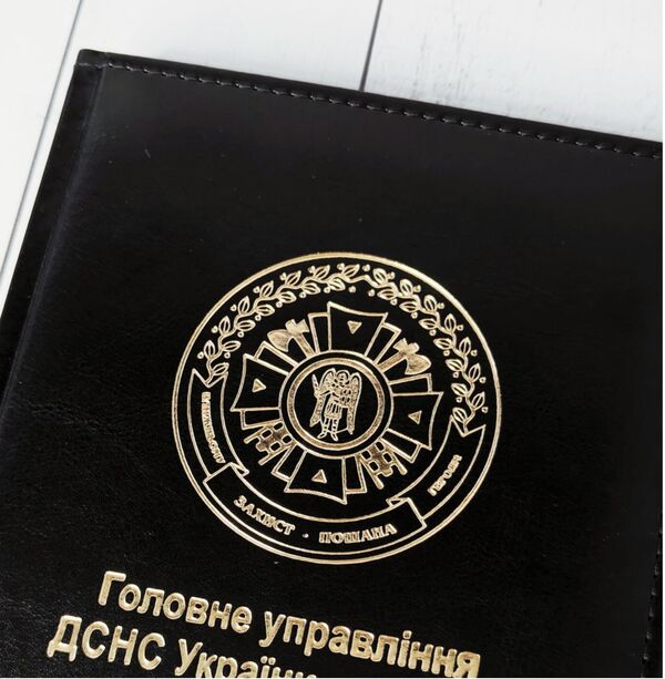 Тиснення з фольгою фуксія глянець Поліграфіст картинка 2